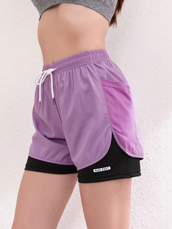 2025-ös nyári hamis kétrészes futónadrág férfiaknak, sport fitnesz gyorsan száradó nadrág, páros stílusú, lélegző, sportos hárompontos rövidnadrág