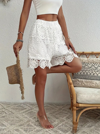 Európai és amerikai határokon átnyúló nagyméretű, virágmintás, egyszínű, csipkehímzéses, rugalmas derekú rövidnadrág