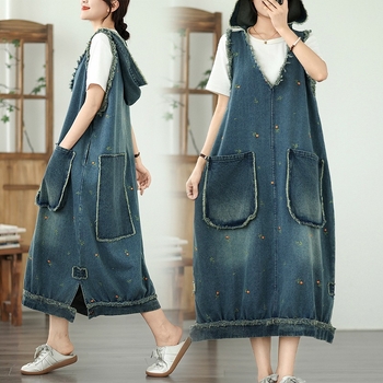 Valódi kép egy raktáron lévő hímzett, laza, nagy zsebes, stílusos, karcsúsító, hímzett, V-nyakú, kapucnis farmer mellényruháról