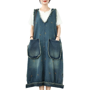 Valódi kép egy raktáron lévő hímzett, laza, nagy zsebes, stílusos, karcsúsító, hímzett, V-nyakú, kapucnis farmer mellényruháról