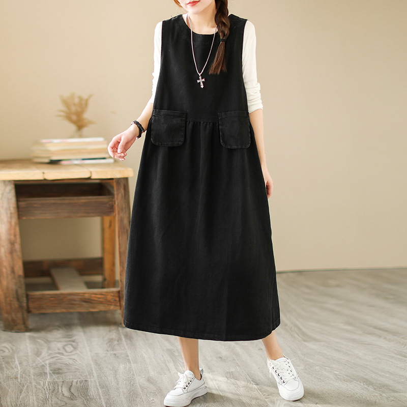 Mosott fehér ujjatlan farmerruha dupla zsebes, kerek nyakú, bő, hasat takaró, hosszú, A-vonalú szoknya