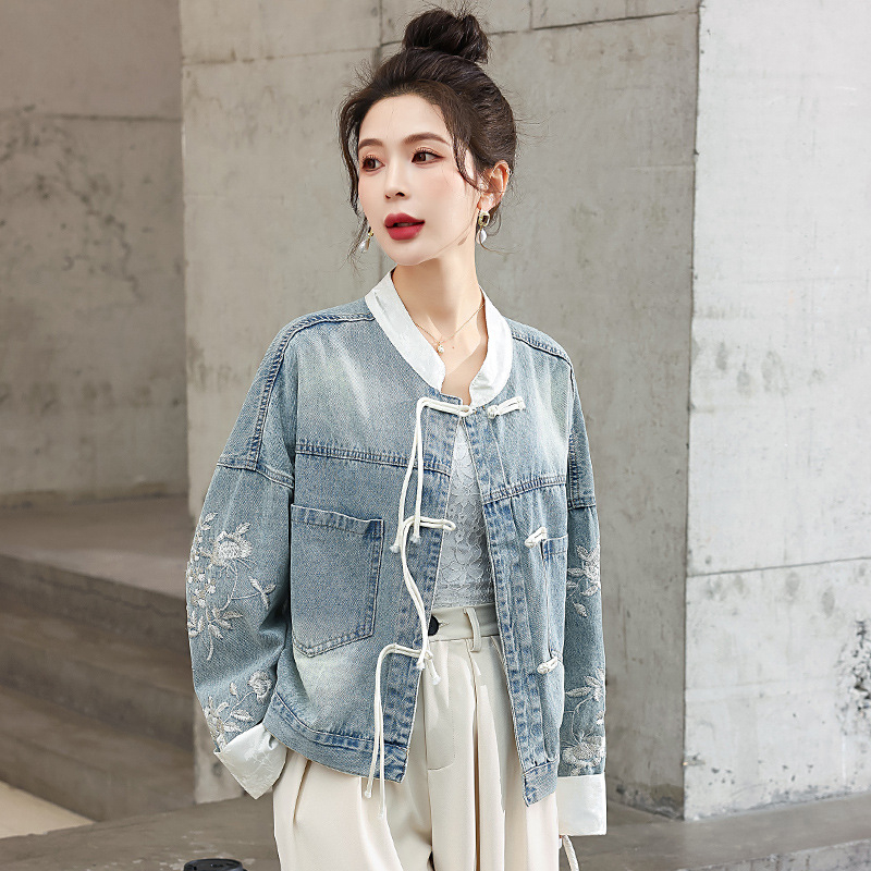 Farmerdzseki Női Új Kínai Világos Nemzeti Stílus 2024 Tavaszi & Őszi Új Női Ruházat Európai Stílus Hímzett Illesztés