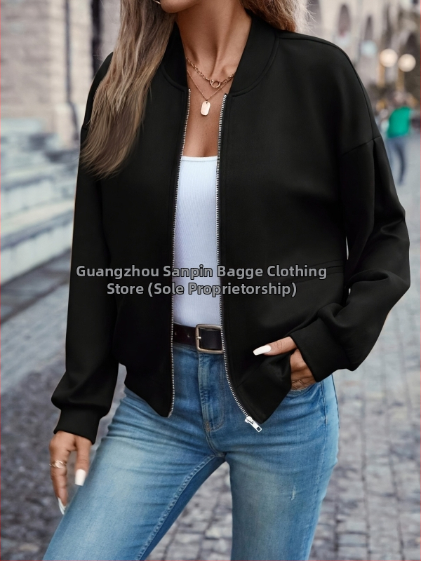 Raktáron lévő, határokon átnyúló, európai és amerikai méretű, egyszínű, cipzáras zsebes, állógalléros, egyszerű, lezser dzseki, fekete