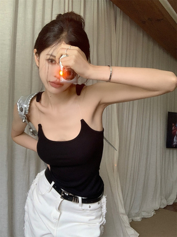 Γυναικεία ρούχα σε διασυνοριακό στιλ με μαξιλαράκι στήθους, καλοκαιρινό, νέο TikTok δημοφιλές αόρατο καμιζόλα, καυτό κοριτσάκι, κοντό τοπ