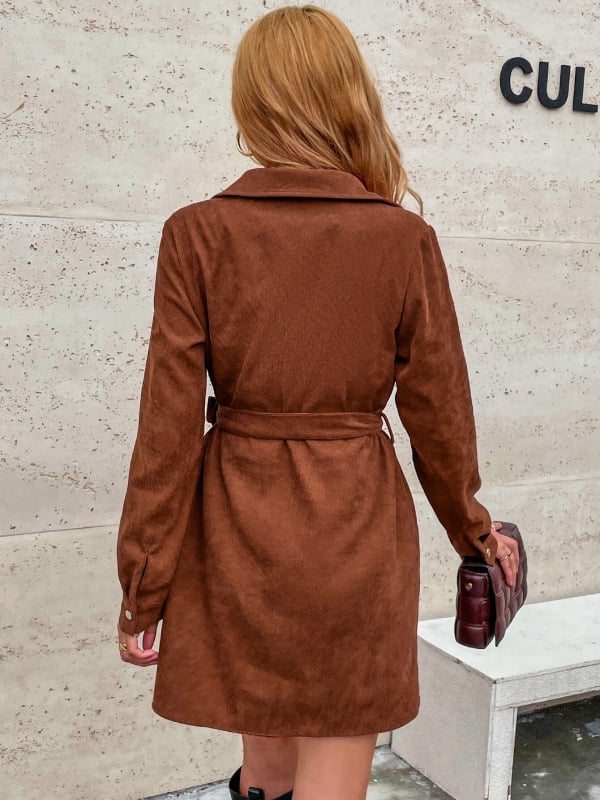 2024 őszi és téli új, határokon átnyúló európai és amerikai ruházati cikkek, gombos övvel, laza, lezser, kordbársony, hosszú ujjú ingruha