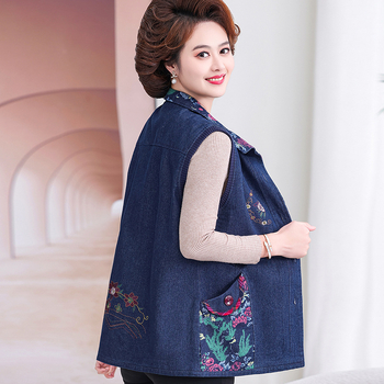 2024. aasta kevad- ja sügiskollektsiooni uus keskealiste ja eakate naiste revääriga teksariidest tikandiga vest