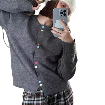 Színes, gombos kötött kardigán nőknek 2025 tavasz és ősz új, tiszta színű, laza, lusta stílusú, rövid pulóverkabát nőknek