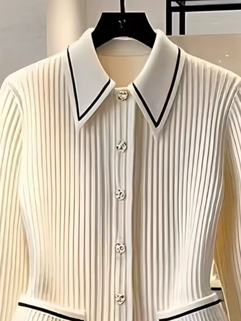 2024 kora őszi új, csúcskategóriás, egyedi, szuper jó megjelenésű fehér kötött kabát, temperamentumos, rövid, kis fazonú