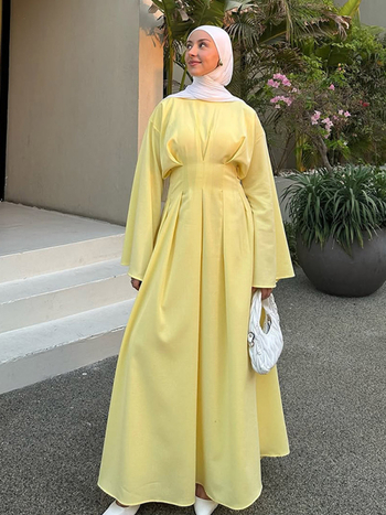 Elegáns és méltóságteljes, egyszínű, egyszerű stílusú, hátpántos, rakott derekú ruha, határokon átnyúló európai és amerikai külkereskedelem, 2025 új stílus