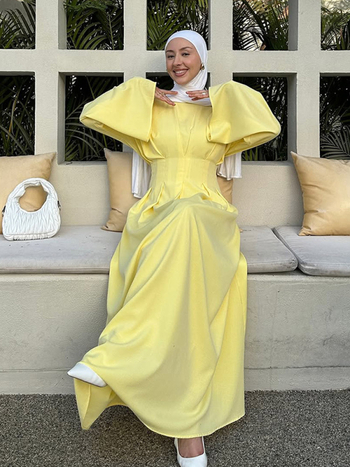 Elegáns és méltóságteljes, egyszínű, egyszerű stílusú, hátpántos, rakott derekú ruha, határokon átnyúló európai és amerikai külkereskedelem, 2025 új stílus