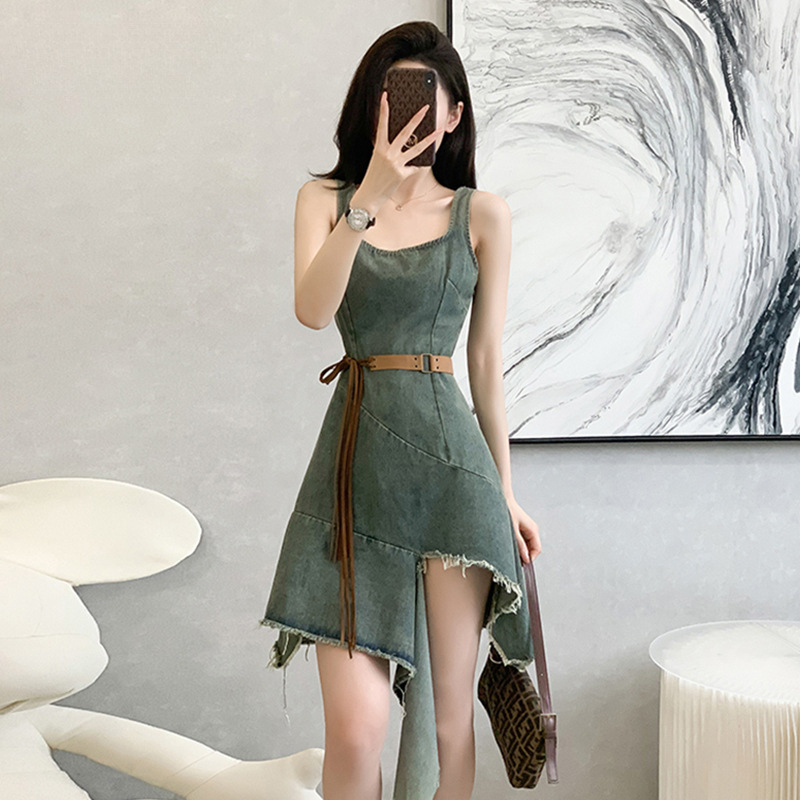 Amerikai stílusú, szabálytalan pántos farmerruha, női 2025-ös nyári ruha, új derékkal, karcsúsító női rövid szoknya