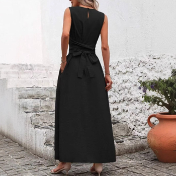 25-ös méretű, határokon átnyúló, alkalmi, egyszínű, kerek nyakú, csavart derekú, ujjatlan, bő ingázós ruha, nyári, hétköznapi viselet