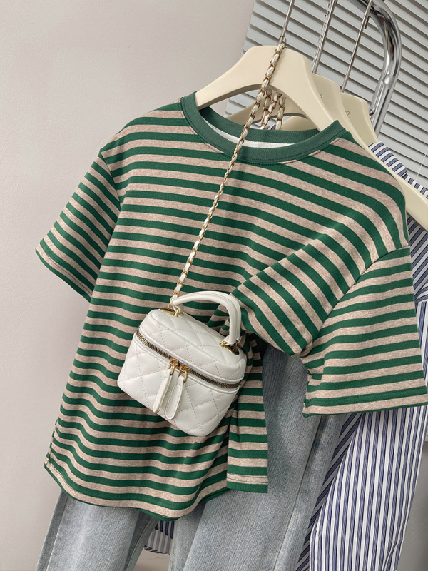 2024 Új Érkezés Alkalmi Minden Mérkőzés Karcsúsító Réspiaci Koreai Stílusú Csíkos Női Póló, Rövid Ujjú, Széles, Laza Vállú, Divatos