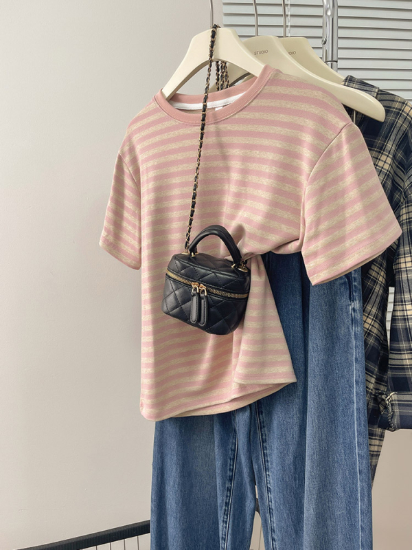 2024 Új Érkezés Alkalmi Minden Mérkőzés Karcsúsító Réspiaci Koreai Stílusú Csíkos Női Póló, Rövid Ujjú, Széles, Laza Vállú, Divatos