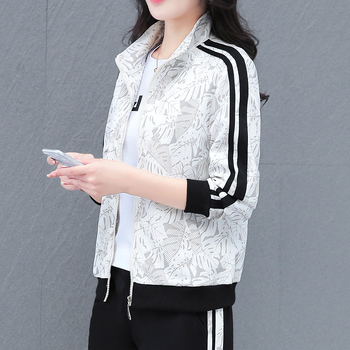 Rövid galléros női kabát 2025 tavaszra és őszre, új divat, sokoldalú, középkorú anyadzseki, öregedésgátló, lezser felsőrész