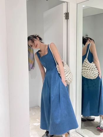 Kék ujjatlan farmer slip-on szoknya női tavaszi-nyári új szögletes gallér derék karcsúsító francia stílusú elegáns hosszú szoknya