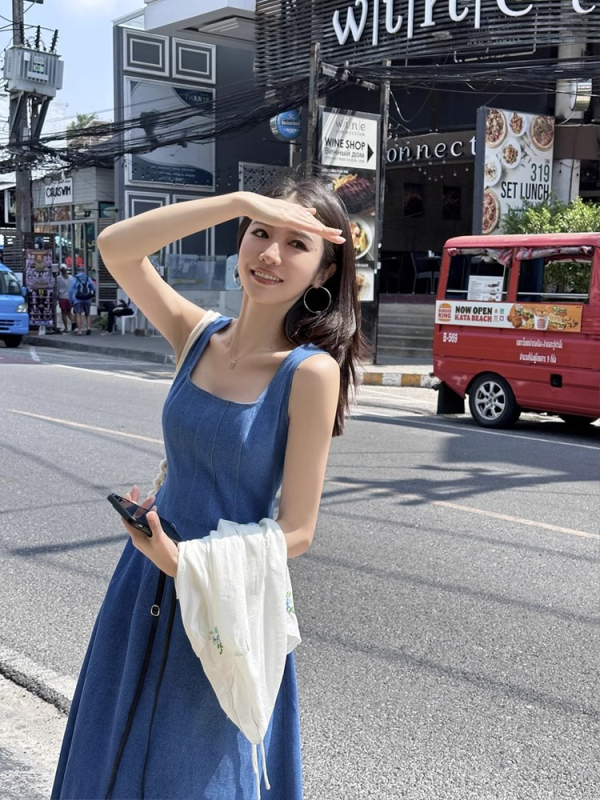 Kék ujjatlan farmer slip-on szoknya női tavaszi-nyári új szögletes gallér derék karcsúsító francia stílusú elegáns hosszú szoknya