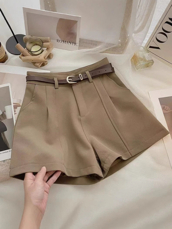 Női karcsú, lezser rövidnadrág külső viseletre 2025 tavasz új dizájn retró egyszerű magas derekú A-vonalú széles szárú nadrág