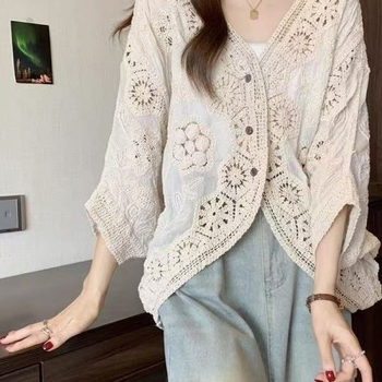 Unikalus ir stilingas nėriniuotas tuščiavidurių nėrinių megztinis moterims, 2025 m. vasaros naujas plius dydžio nuo saulės apsaugantis viršus su trijų ketvirčių rankovėmis