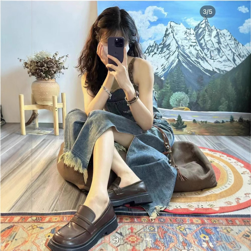 Amerikai retro farmerpántos ruha, női 2025-ös nyári dizájn, hasított, rozsdaszínű, bojtos, pántos, hosszú szoknya