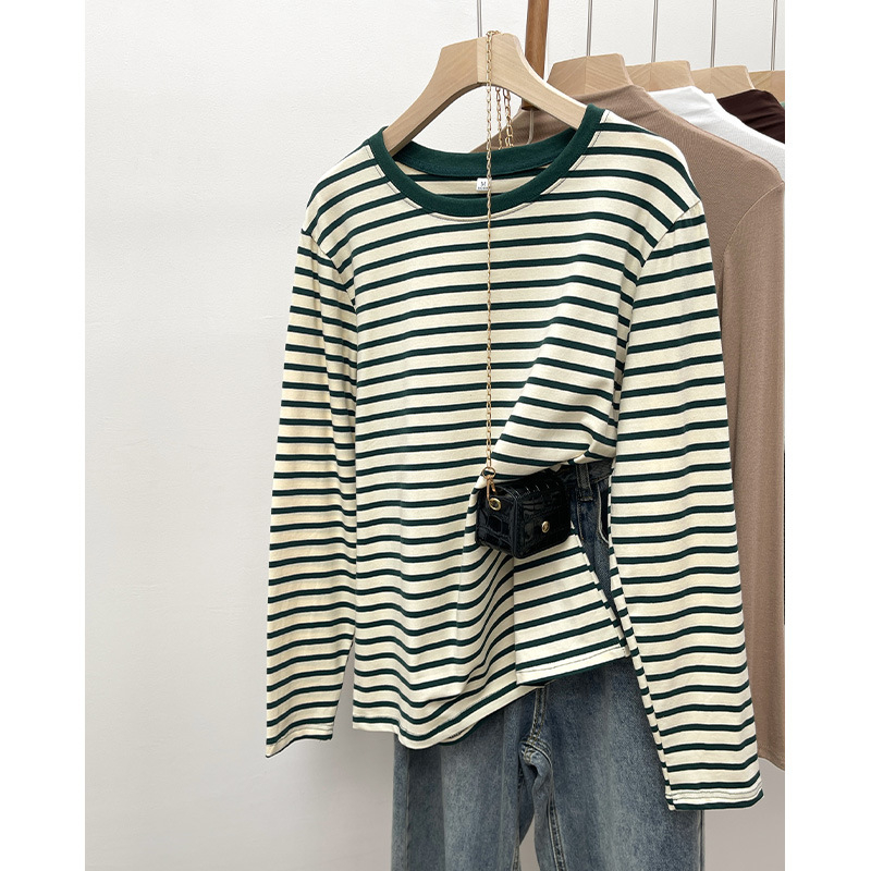 Tiszta pamut csíkos hongkongi stílusú vintage hosszú ujjú póló, sikkes tavaszi és őszi kontrasztos, bő, mindenhez illő sikkes, egyedi alaping