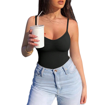 Naiste joogavest ilma rinnapatjadeta, soonikkoes kootud sukahoidjatega sporditop, reguleeritavad õlarihmad, õmblusteta lühike sisemine rõivas