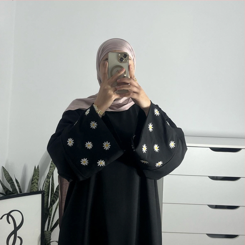 Loriya2024 AliExpress Dubaj Blízky východ Turecko Elegantné vyšívané šaty s daisy, župan LR802