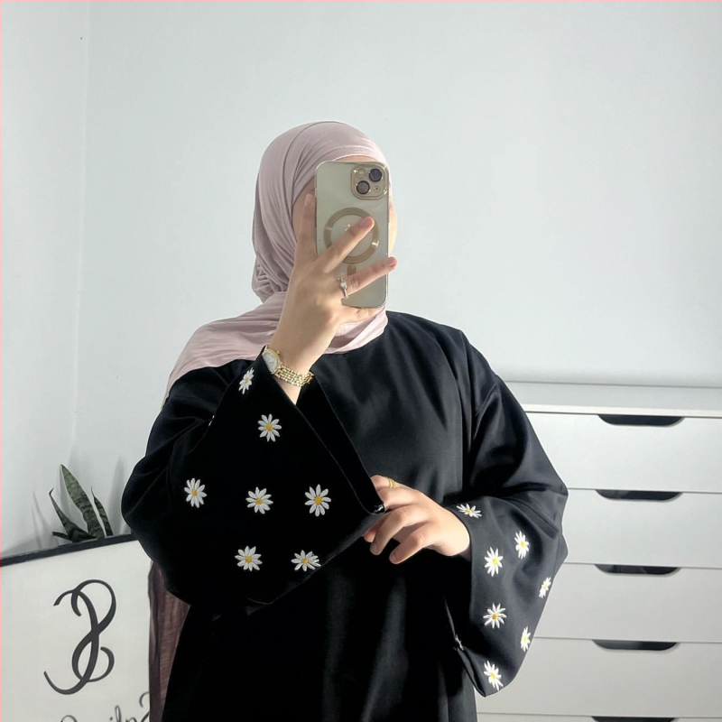 Loriya2024 AliExpress Dubaj Blízky východ Turecko Elegantné vyšívané šaty s daisy, župan LR802