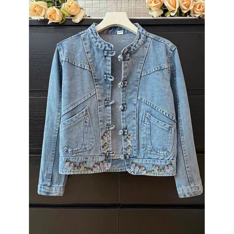 Guofeng női 2025 új kora tavaszi új kínai hímzett csattal dizájn rövid farmer ing dzseki retró felső