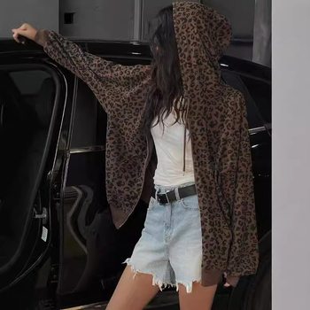 Határokon átnyúló Amazon európai és amerikai 2024 őszi új, szexi leopárdmintás, lógó cipzáras kapucnis pulóver