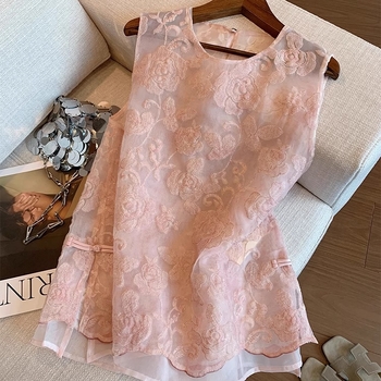 Nauja kiniško stiliaus žakardo siuvinėta tinklelio palaidinė moterims, vasarinė, naujo stiliaus apvali kaklo, švelni nacionalinio stiliaus sagomis puošta liemenė.