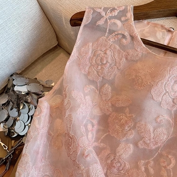 Nauja kiniško stiliaus žakardo siuvinėta tinklelio palaidinė moterims, vasarinė, naujo stiliaus apvali kaklo, švelni nacionalinio stiliaus sagomis puošta liemenė.