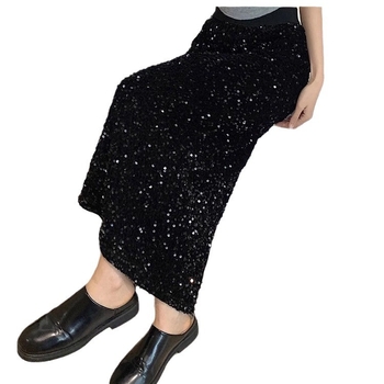 Μακριά, εφαρμοστή φούστα με λεπτές παγιέτες και ίσια φούστα σε γραμμή Α με σκίσιμο και αίσθηση πολυτελούς σχεδιασμού