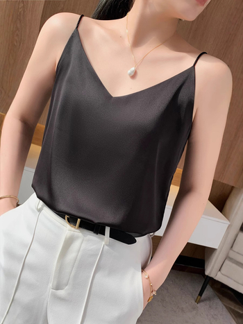 Selyem utánzatú trikó női nyári kosztüm elérhető luxus szatén külső ujjatlan felsővel, váll nélküli, fehér, karcsúsított szabású
