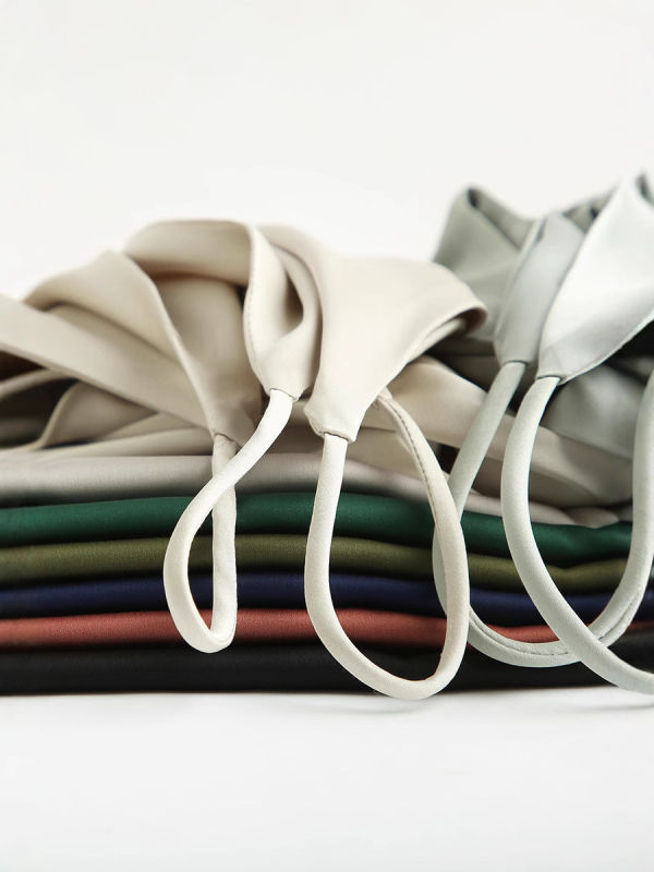 Selyem utánzatú trikó női nyári kosztüm elérhető luxus szatén külső ujjatlan felsővel, váll nélküli, fehér, karcsúsított szabású