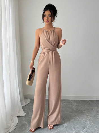 Nyári, lezser, khaki színű, rakott anyagú, vállpántos, gyöngyös övvel, gombos és fűzős hosszú body