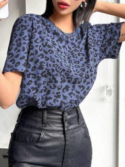 Határokon átnyúló népszerű európai és amerikai Amazon Independent Station 2025 dögös leopárdmintás rövid ujjú női póló nyári dizájnnal