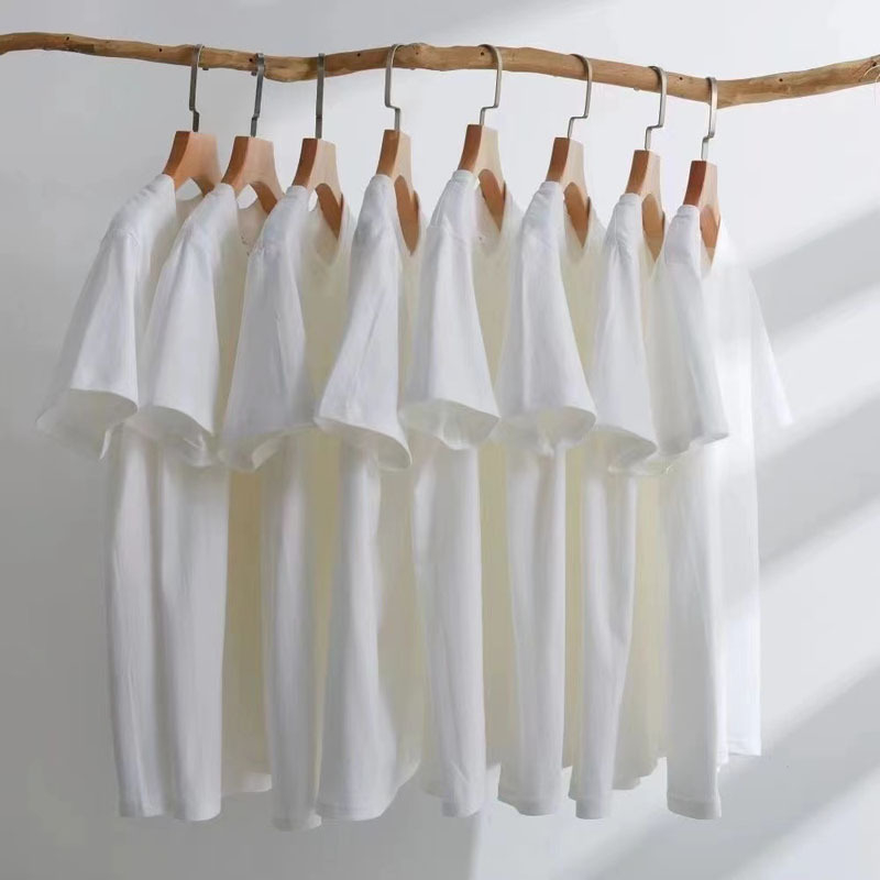 230 g-os fésült pamutból készült, tiszta színű, férfi és női póló, kerek nyakú, kínai piros, laza, masszív, rövid ujjú reklámpóló, friss piros, mozgatható póló