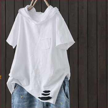 Egyszínű, rövid ujjú, kapucnis női póló, koreai stílusú, művészi, szaggatott, lezser fehér felsőrész
