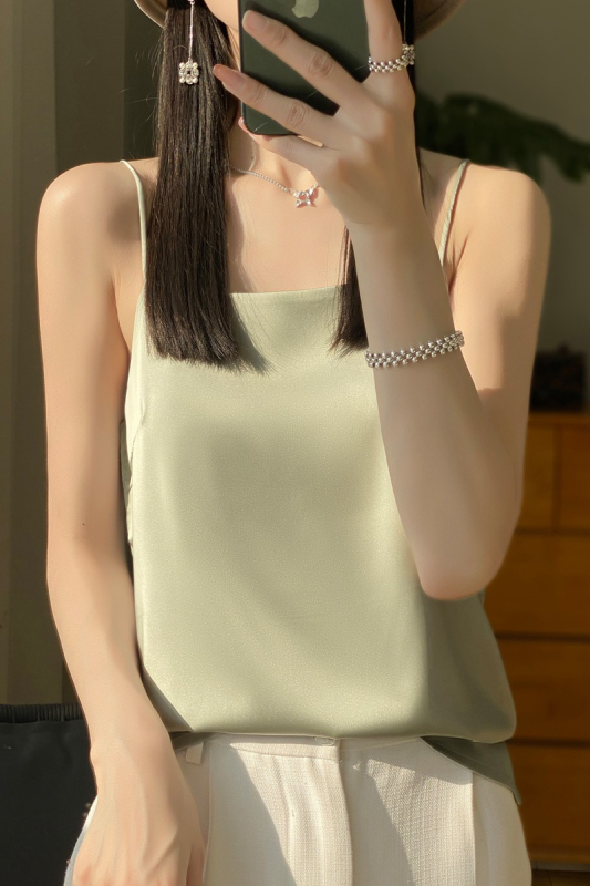 Női trikó belső 2025 új stílusú, egyszavas, szexi, könnyű, luxus, csúcskategóriás, selyem szatén alap ing