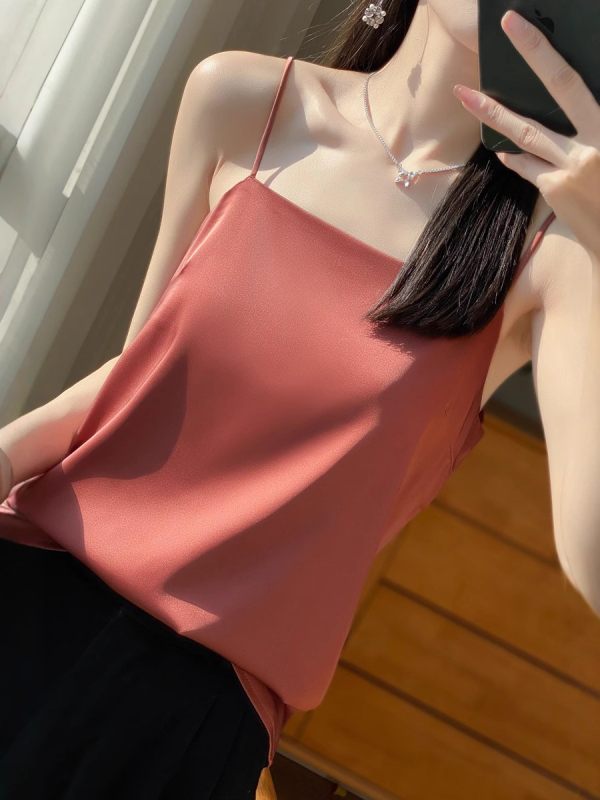 Női trikó belső 2025 új stílusú, egyszavas, szexi, könnyű, luxus, csúcskategóriás, selyem szatén alap ing