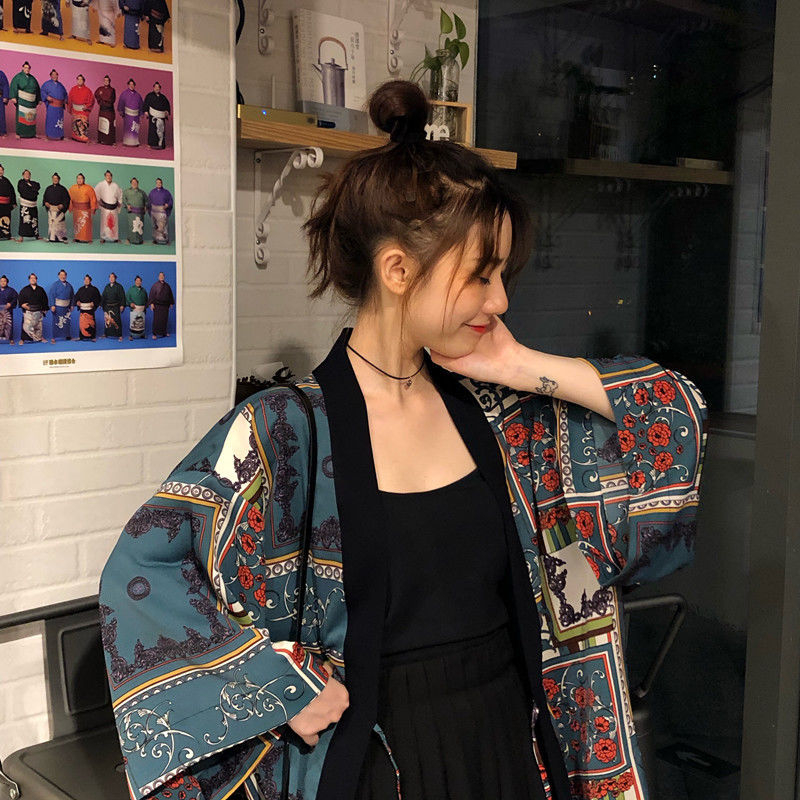 2022-es nyári hongkongi stílusú vintage mintás, középhosszú, bő, minden meccsre alkalmas ing, félujjas, harajuku stílusú, naptejjel ellátott, divatos ing