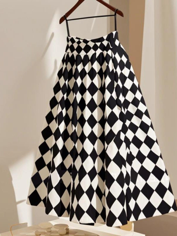 2025-ös új stílusú, divatos és csúcskategóriás esernyőszoknya, magas derekú, karcsúsító, fekete-fehér, steppelt szoknya, közvetlen gyári értékesítés