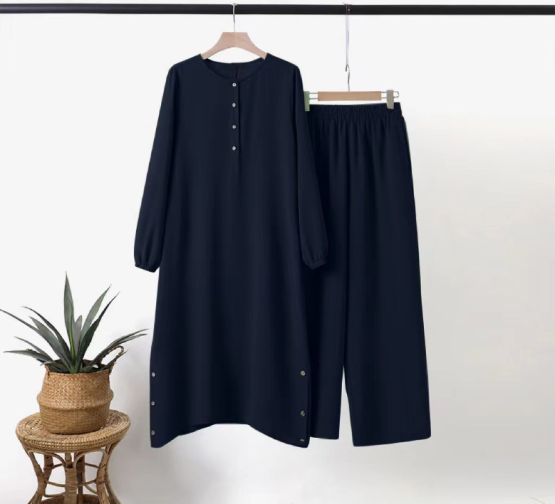 Minőségi új, közel-keleti muszlim, egyszínű, hosszú ujjú, oldalsó varrású, dekoratív, facsatos, rugalmas derékú női öltöny, kész, gyári tételben