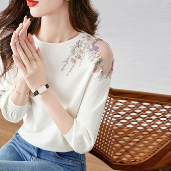 Üreges jégselyemmel kötött női hétpontos ujjú, 2023-as tavaszi/nyári új, hímzett, virágmintás, karcsúsító, nyugati stílusú felsőrész