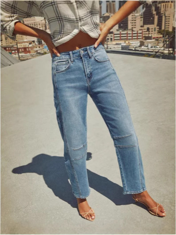 Új, határokon átnyúló, 2025-ös európai és amerikai retro külkereskedelmi laza, széles szárú, középderekú, egyenes szabású női farmernadrág raktáron