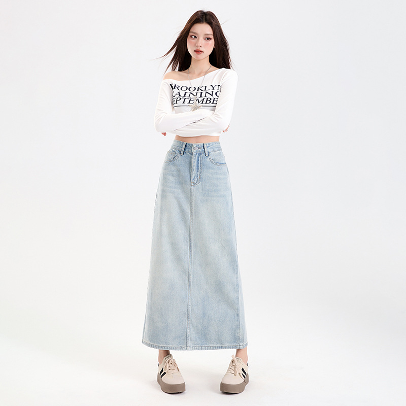 világoskék hímzett farmer szoknya női tavaszi és őszi 2025 új magas derekú, hátul hasított, középhosszú, karcsúsító, hüvelyes szoknya