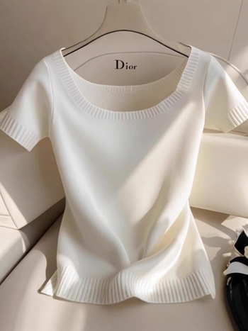 Koreai stílusú egyszerű ingázós rövid ujjú póló, francia dizájn, karcsúsított, kerek nyakú, fiatalos és középkorú megjelenésű, karcsúsított