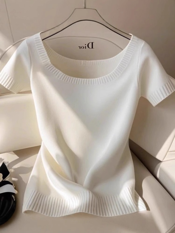 Koreai stílusú egyszerű ingázós rövid ujjú póló, francia dizájn, karcsúsított, kerek nyakú, fiatalos és középkorú megjelenésű, karcsúsított