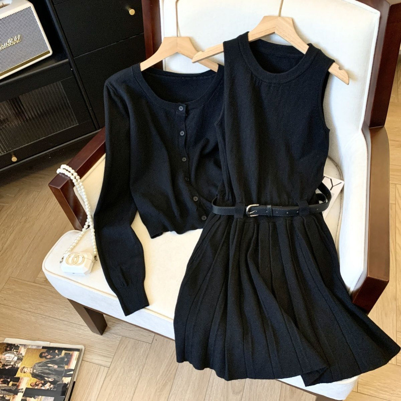 Kezdőlap Temperamentum Koreai stílusú szexi viselet Hosszú ujjú kötött pulóver Női kora őszi új, karcsúsított szabású ruha övvel